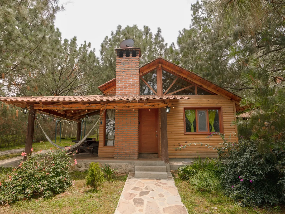 Cabaña Orión con hamaca y jardín de flores, para 4 personas