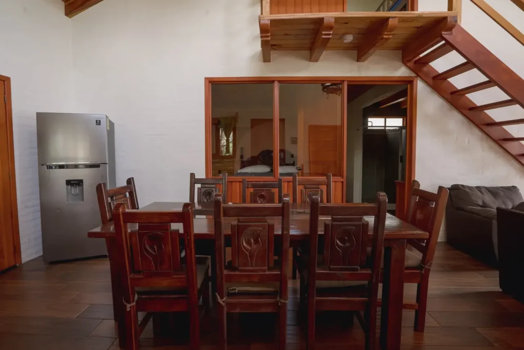 Cocina y comedor de la cabaña Virgo