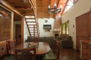 Cabaña Andrómeda, Paseo del Llano: comedor