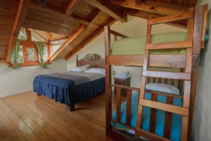 Cabaña Andrómeda, Paseo del Llano: recámara planta alta