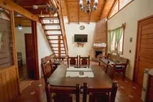 Cabaña Aquila, Paseo del Llano: comedor