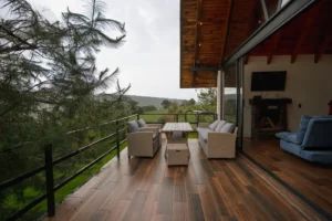 Cabaña Centauro, Paseo del Llano: terraza