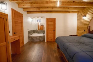 Cabaña Hydra, Paseo del Llano: recámara con jacuzzi