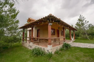 Cabaña Lyra, Paseo del Llano: exterior