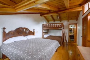 Cabaña Lyra, Paseo del Llano: recámara con litera