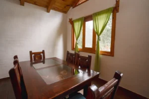 Cabaña Orión, Paseo del Llano: comedor