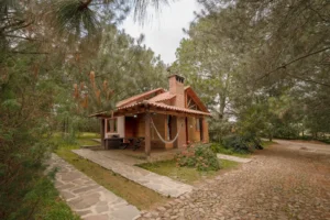 Cabaña Orión, Paseo del Llano: exterior y acceso
