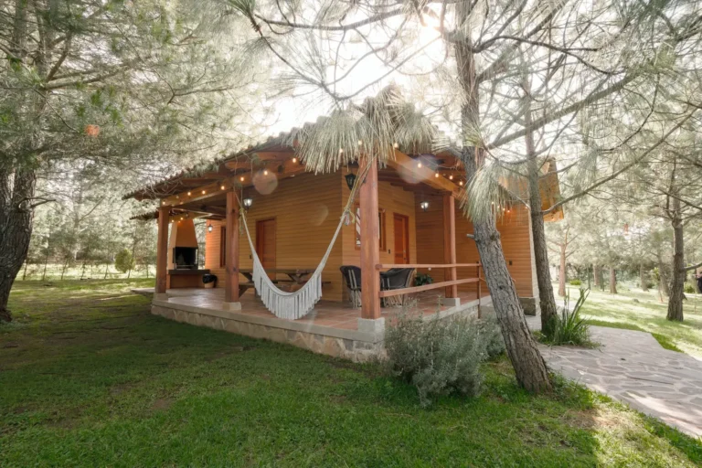 Cabaña Virgo, Paseo del Llano: exterior con hamaca