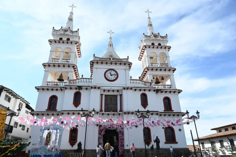 Parroquia de San Cristóbal en el centro de Mazamitla